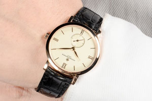 江诗丹顿18K黄金手动机械二手手表回收多少钱 这样预测才准确