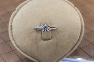 18k金钻石戒指回收价格由什么因素决定