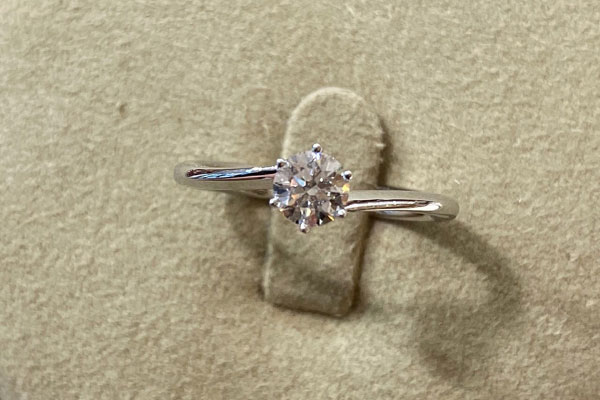 普通的钻石戒指回收的话多少钱
