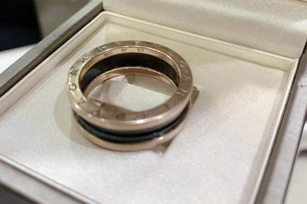 宝格丽18k金黑陶戒指二手回收多少钱