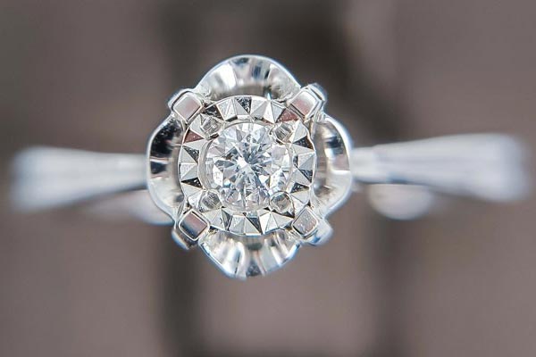 市场卖3000的钻石戒指回收能有多少钱