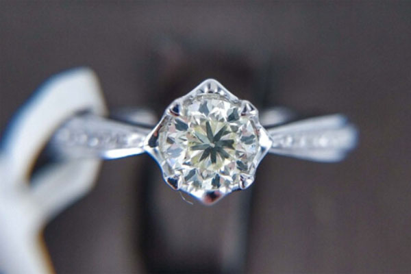 18k金材质的钻石戒指可以回收吗