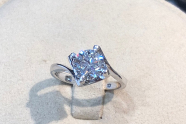 金18k钻石戒指回收多少钱一克