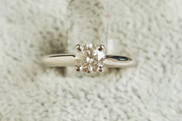 四十分的钻石戒指回收能卖多少钱