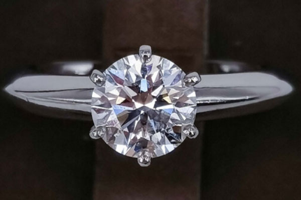 什么地方可以支持奢侈品钻石戒指回收价格查询