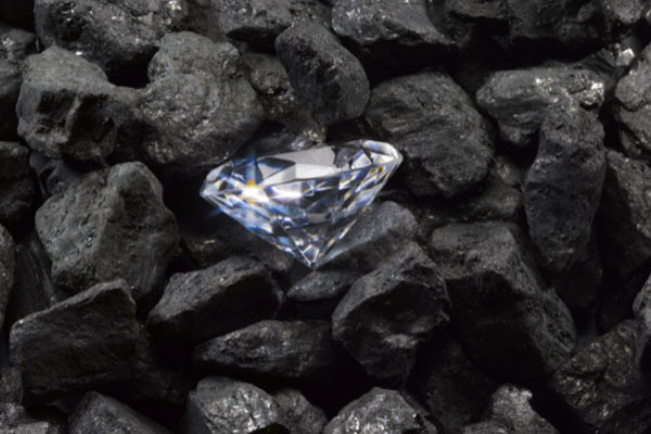 高价回收钻石怎么回收 选对渠道不愁价低