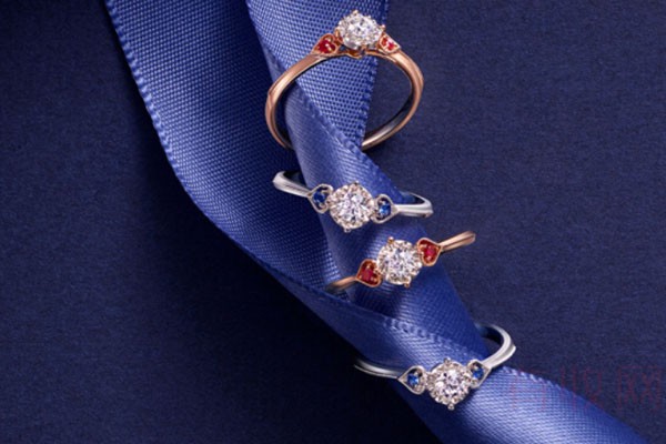 六福珠宝红蓝宝石钻石戒指陈设图