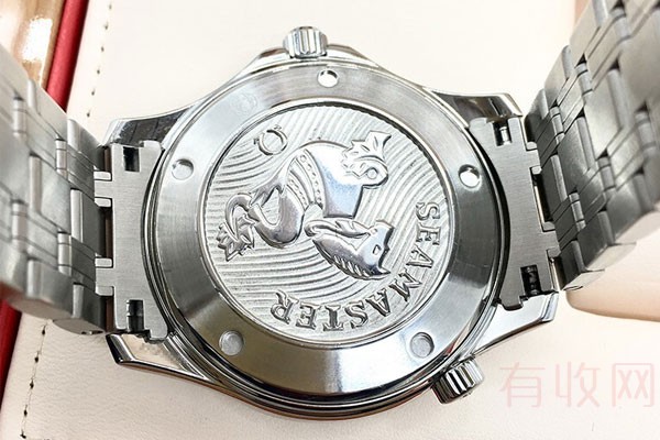 欧米茄海马系列212.30.41.20.01.002手表背面图