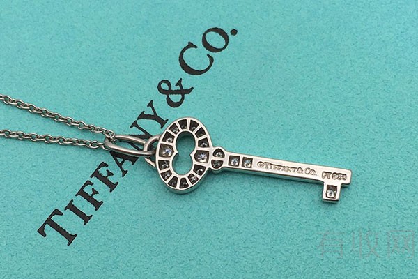 蒂芙尼keys铂金钥匙满钻项链背面图