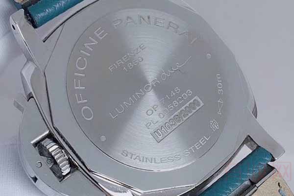 沛纳海LUMINOR DUE系列PAM00903手表背面
