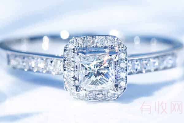 购买了五年的六桂福钻石戒指还能原价回收吗