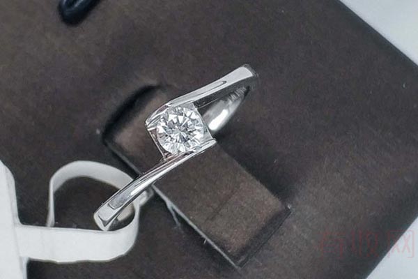 市场卖价3000左右的钻石戒指可以卖吗
