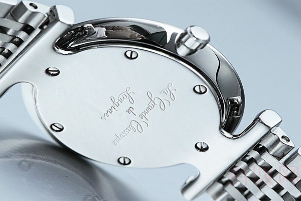 8000元买的浪琴手表回收价格有4000吗