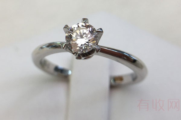 戴了几年的中国黄金的钻石戒指能回收吗