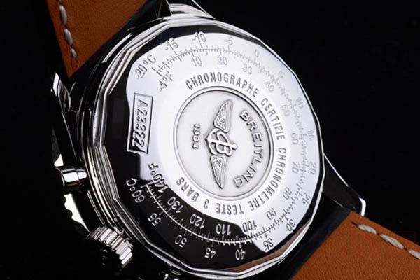 百年灵的老款腕表回收还值钱吗