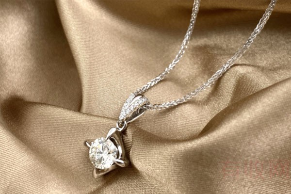 钻石白金项链回收多少钱会受品牌影响吗 