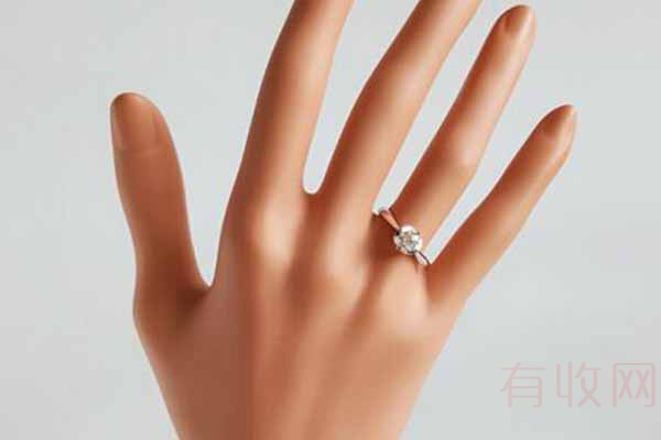 回收钻石戒指的价格是否和款式有关