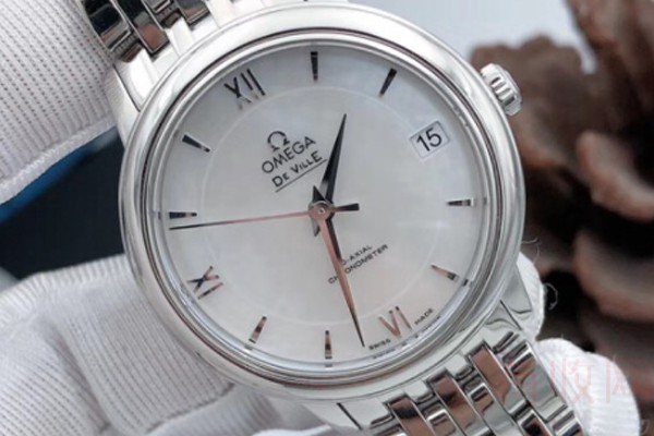 判断萧邦二手手表回收卖多少钱都有哪些讲究