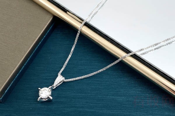 准确的六福珠宝钻石项链回收价格能在哪查询