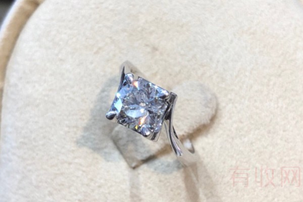全新的钻石戒指在哪里回收可以卖上好价格