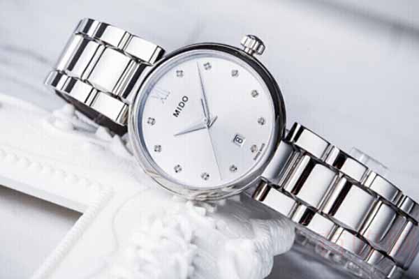 国内的美度经销商回收二手表吗