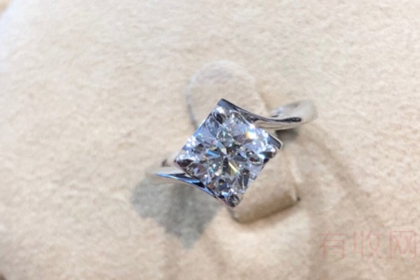 一克拉的钻石戒指能回收多少钱