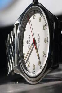 瑞士梅花手表多少钱一块 哪里可以买