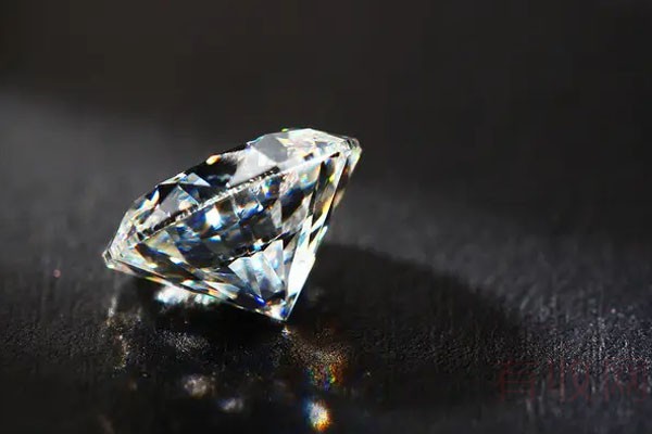 钻石有几种颜色 哪个颜色最好
