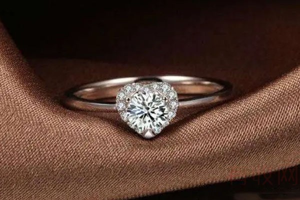 现在结婚一般买什么品牌的戒指
